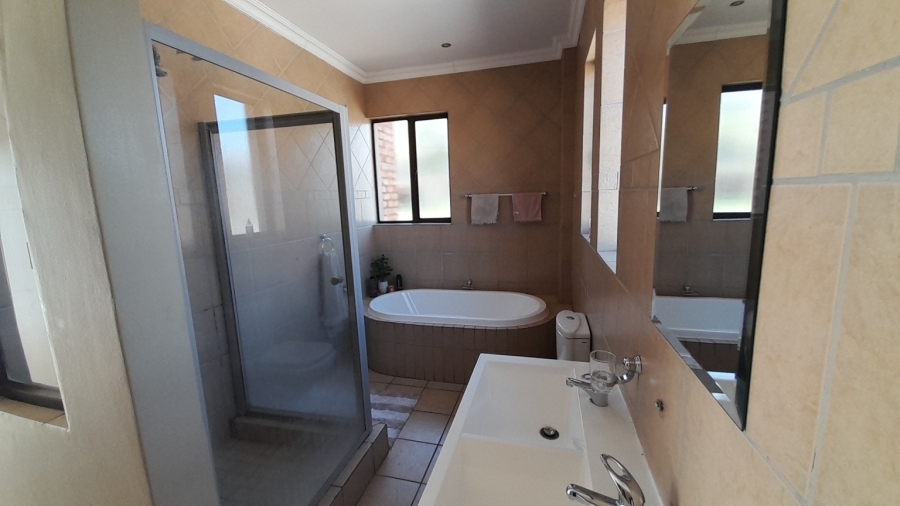 3 Bedroom Property for Sale in Xanadu Eco Residential Estate North West